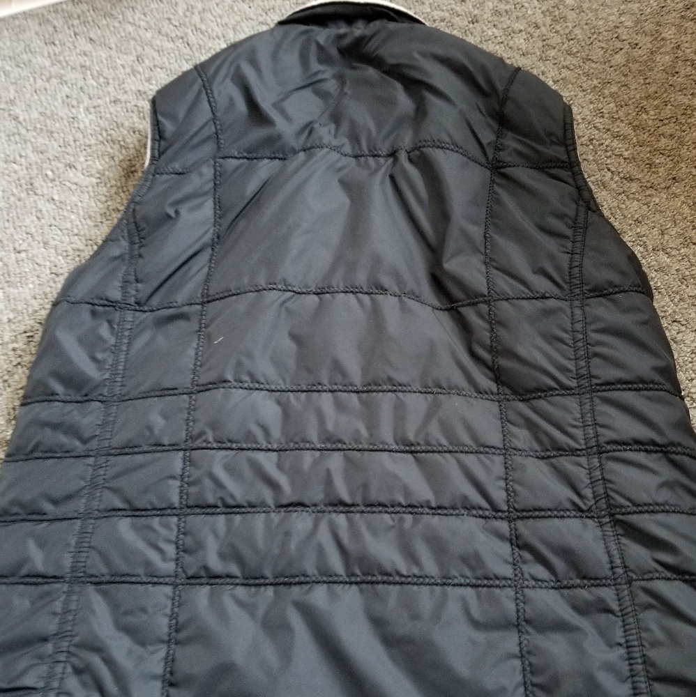 Reversible Quilted Vest - Picture 2 of 8